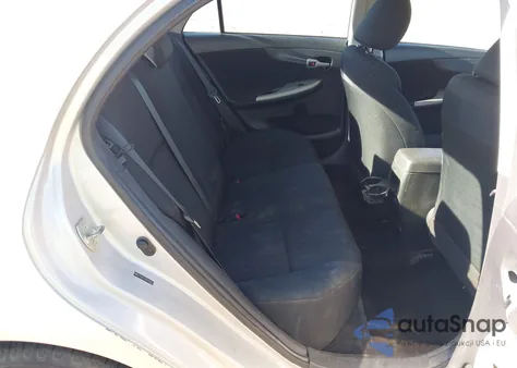 2011 Toyota Corolla S z USA, uszkodzony, nr VIN 2T1BU4EEXBC699073